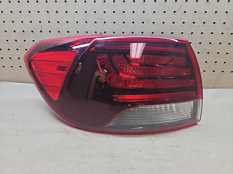 2019-2020 Kia Sorento Left Tail Light Lamp OEM 92401-C6500 Driver Side