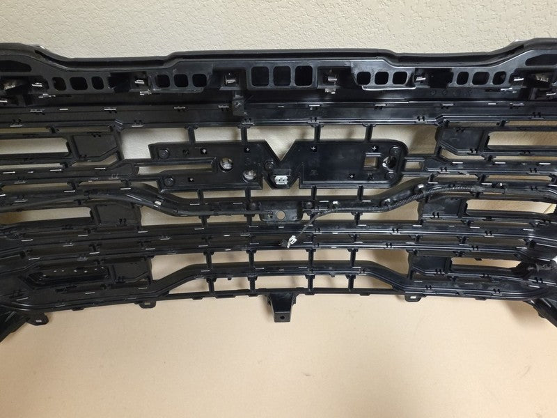 2022-2025 GMC Sierra 1500 AT4X Front Grille w/ Camera OEM 84878064