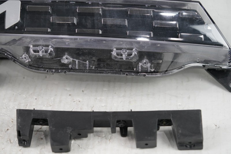 2022-2023 KIA SOUL OEM Center Grille Lamp W1