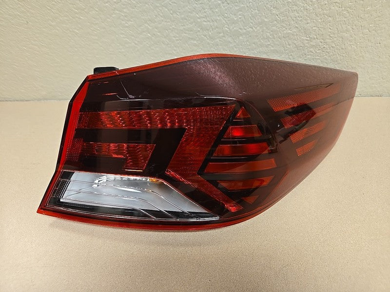 2019-2020 Hyundai Elantra Tail Light - Right Passenger Side - Halogen