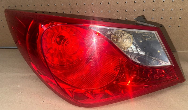 2011-2014 Hyundai Sonata Left Rear Tail Light Lamp OEM 92401-3Q000