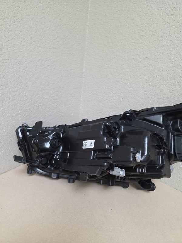 2020-2022 Toyota Highlander Right Headlight Black Trim OEM 10000-8A0ED