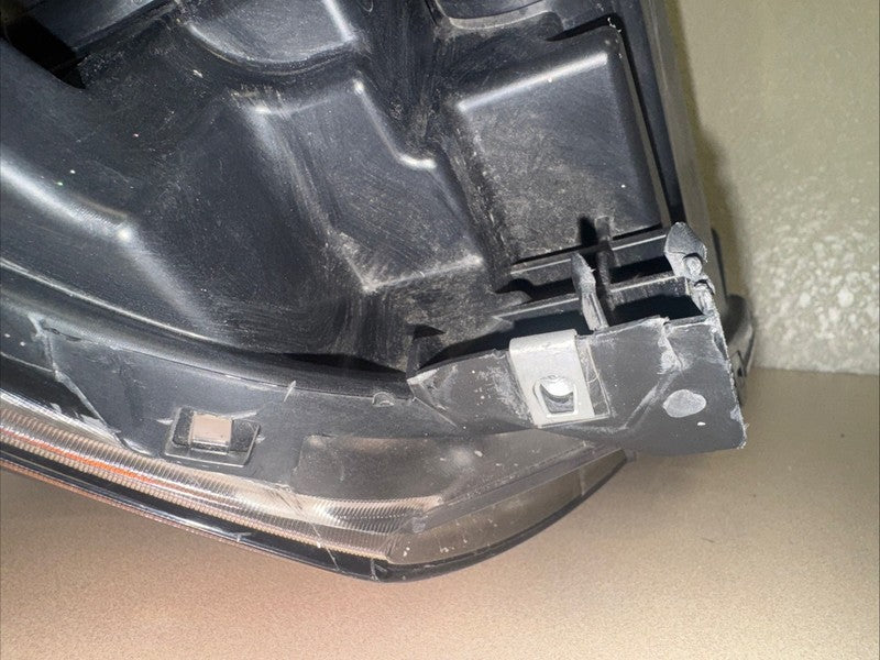 2018-2021 Chevy Traverse Headlight LEFT Driver OEM 84573719