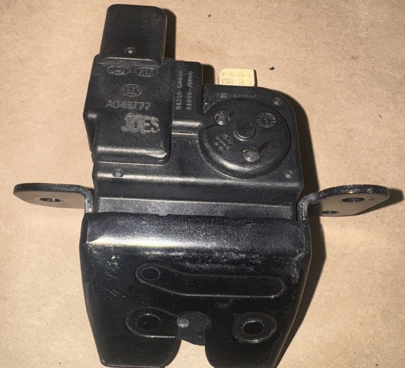 2017-2019 Kia Niro Trunk Lid Latch Actuator OEM - Right