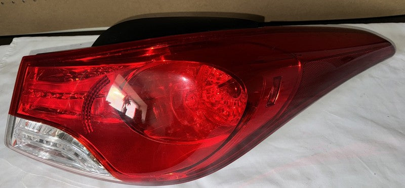 2011-2013 Hyundai Elantra Right Tail Light Lamp OEM