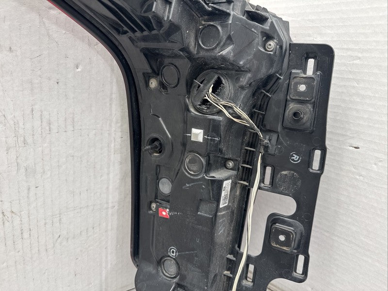 2020-2024 Cadillac XT6 Right Passenger Tail Light OEM LED Lamp
