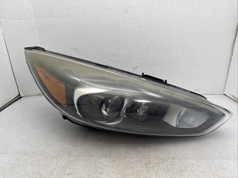 2015-2018 Ford Focus ST Right Passenger Headlight OEM Xenon HID