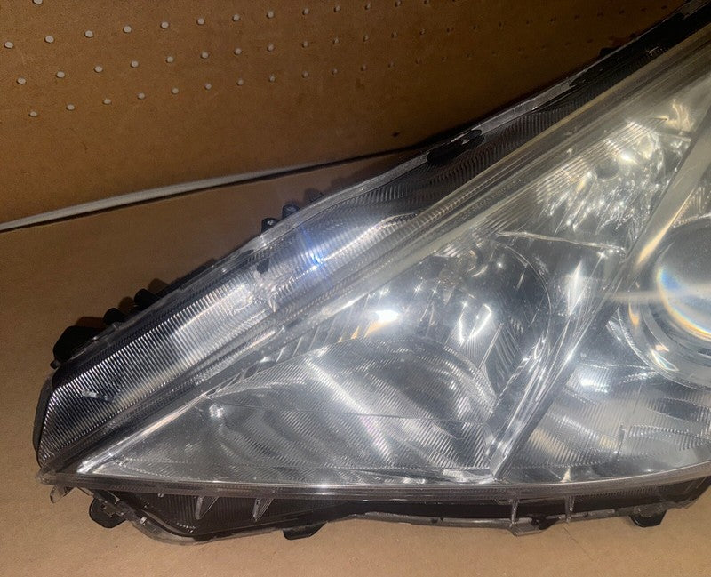 2012-14 Prius V Left Headlight Halogen 1.8L - OEM #81170-47300