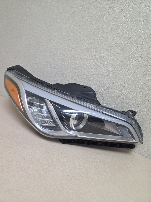 2015-2017 Hyundai Sonata Right Headlight OEM HID/XENON 92102-C2100