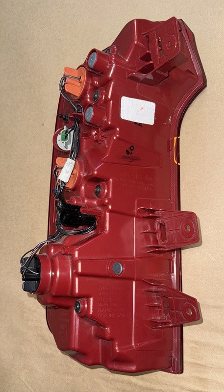 20-22 Telluride Right Tail Light Halogen OEM 92402-S9