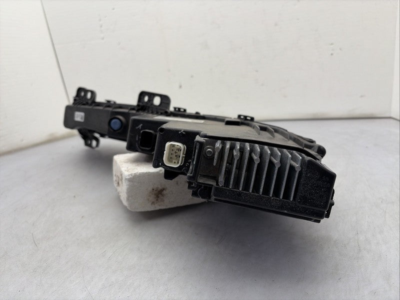 2023-2024 BMW I7 740i Right Passenger OEM LED Headlight Upper