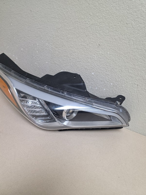 2015-2017 Hyundai Sonata Right Headlight OEM HID/XENON 92102-C2100