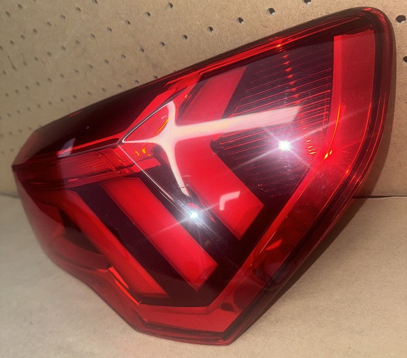 2019-20 Audi Q3 Right Tail Light Lamp OEM 83A.945.092.A
