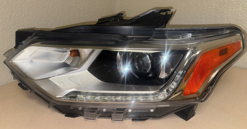 2018-2021 Chevy Traverse Headlight LEFT Driver OEM 84573719