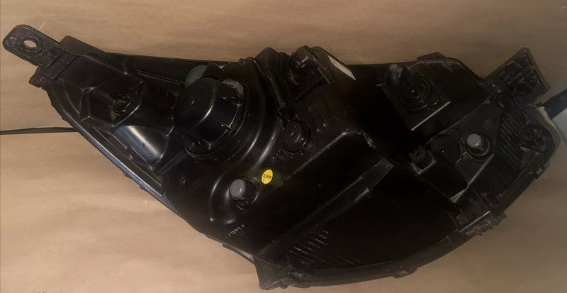 2014-2019 Kia Soul LH Left Headlight OEM 92101B2230