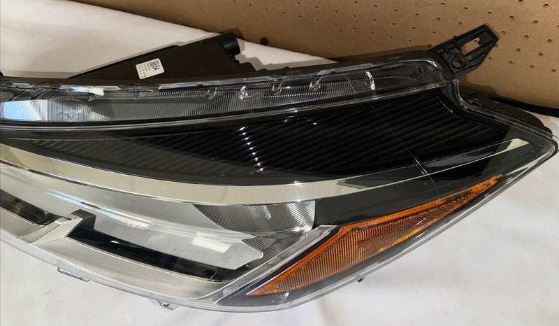 2021-2023 Nissan Kicks Left Headlight Halogen OEM