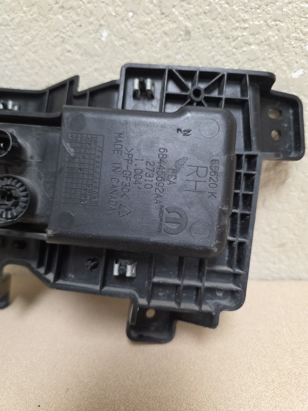 2021-2025 Chrysler Pacifica Front Right LED Bumper Fog Light OEM