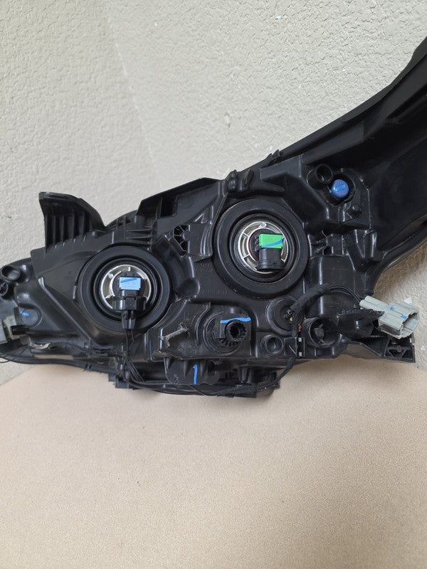 2023-2025 Nissan Sentra Right Side Headlight OEM Halogen Black Bezel