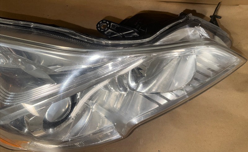2010-2012 Subaru Legacy Right Headlight Halogen OEM 84001AJ00F