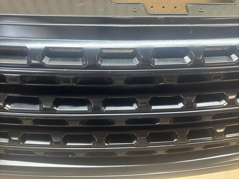 14-19 Range Rover Front Bumper Grille Molding OEM (RH/LH)