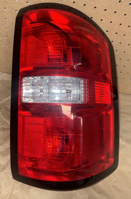 2016-19 GMC Sierra 1500 Right Tail Light Lamp Halogen OEM 23295941