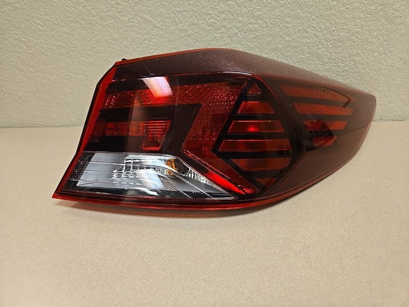 2019-2020 Hyundai Elantra Tail Light - Right Passenger Side - Halogen