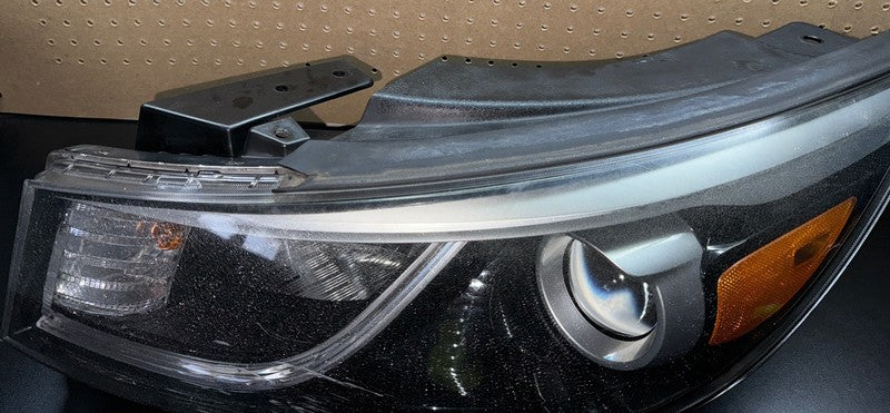 2015-2018 Kia Sedona Left Headlight Halogen (No LED) 92101A9