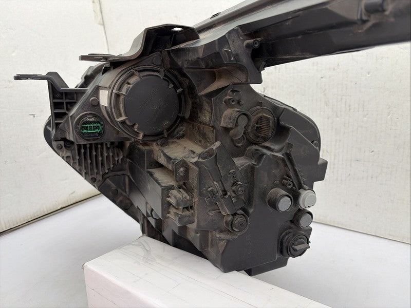 2022-2024 Kia Sportage Right Passenger Headlight OEM LED 92102-P1
