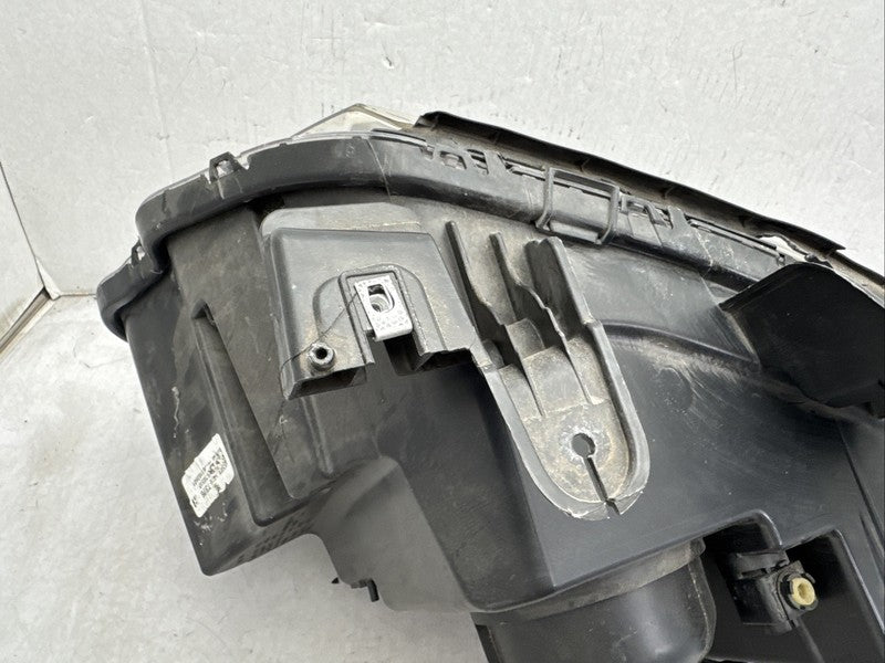 2017-2022 Chevy Colorado Right Passenger Headlight OEM Halogen 8470737