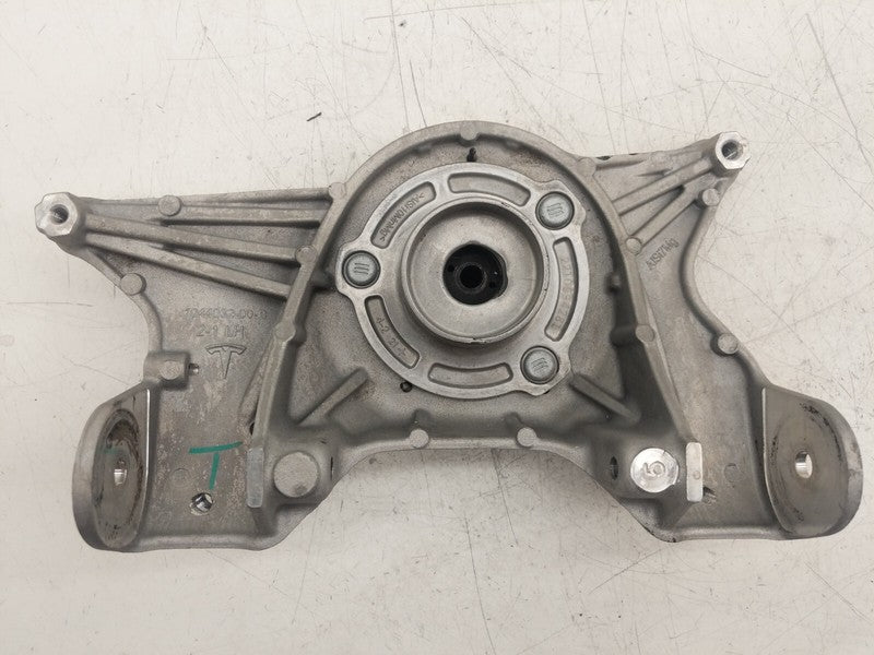 17-23 Tesla Model 3 Y Front Left Upper Strut Mount Bracket 1044371-00-
