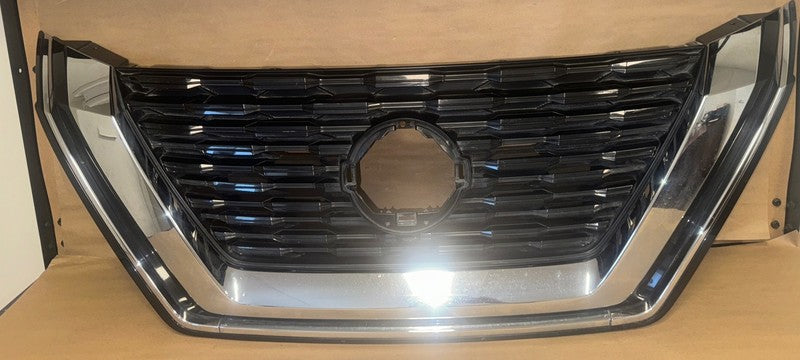 2021-2023 Nissan Rogue Front Bumper Grille OEM 62310-6RR0A