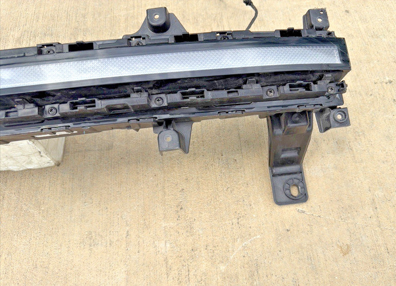 2024-2026 Hyundai Santa Fe Front LED Bar Center Daytime Running Lamp O