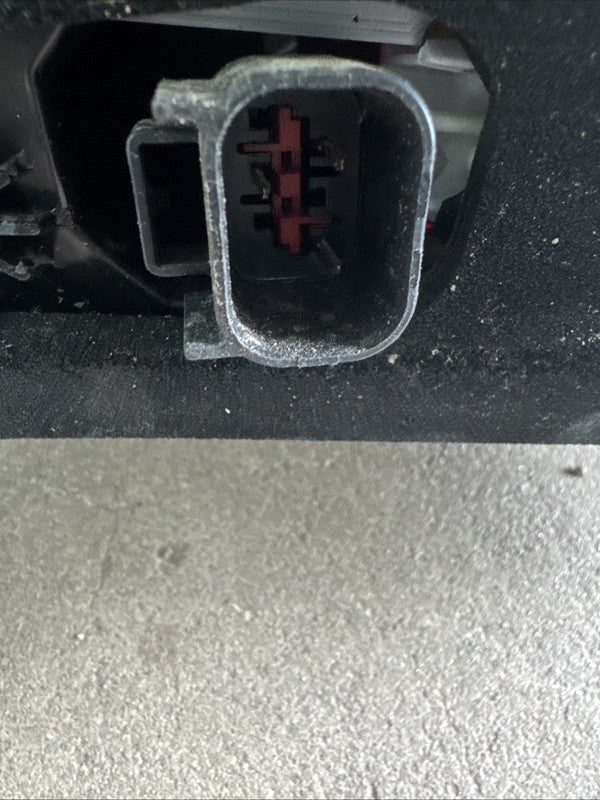 2018-2020 Range Rover Velar OEM LED Rear Center Tail Light