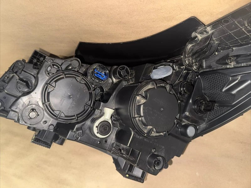 2015-2018 Kia Sedona Right Headlight RH Halogen/LED OEM
