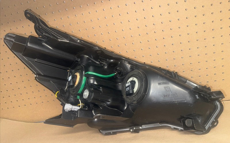 2012-14 Prius V Left Headlight Halogen 1.8L - OEM #81170-47300