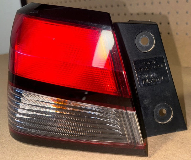 20-23 Versa Left Tail Light Lamp OEM Driver Side 26555-5EE0A