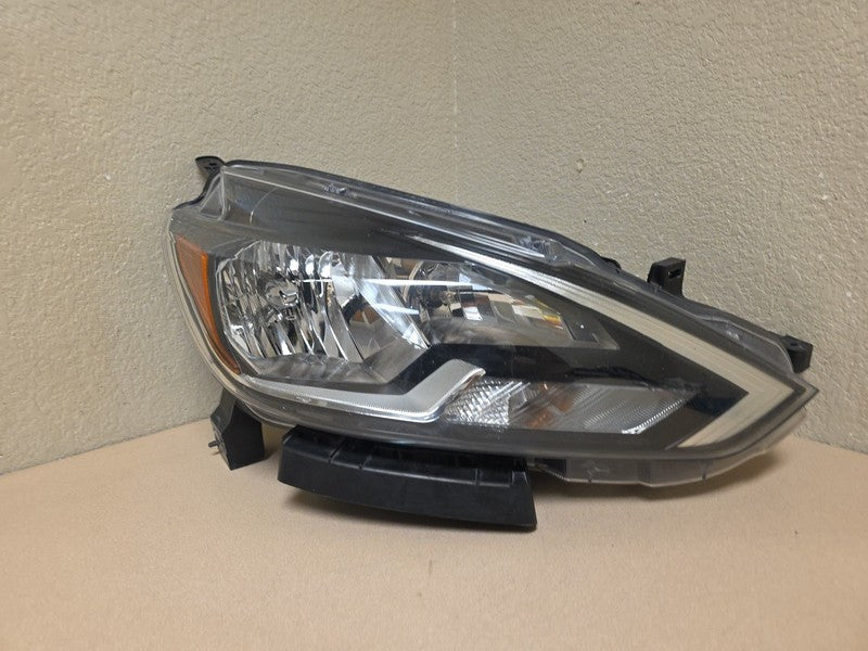 2016-2019 Nissan Sentra Right Passenger Side Headlight OEM Halogen