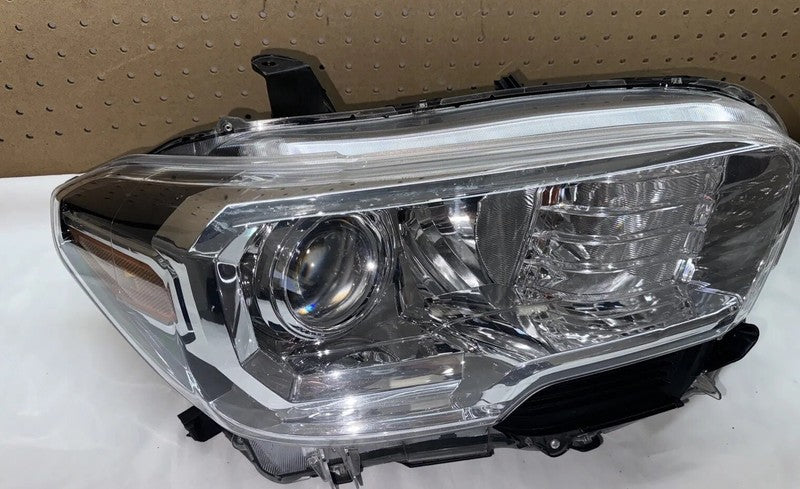 2016-2020 Toyota Tacoma Right Headlight Halogen OEM