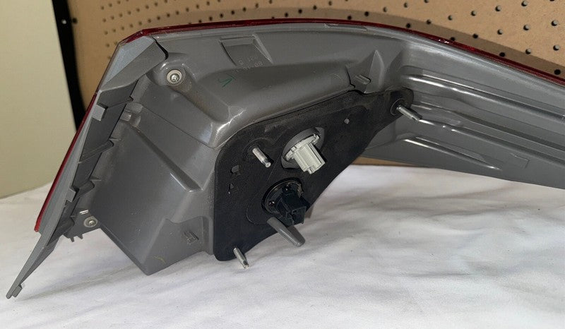 2015-2017 Toyota Camry Left Tail Light Lamp