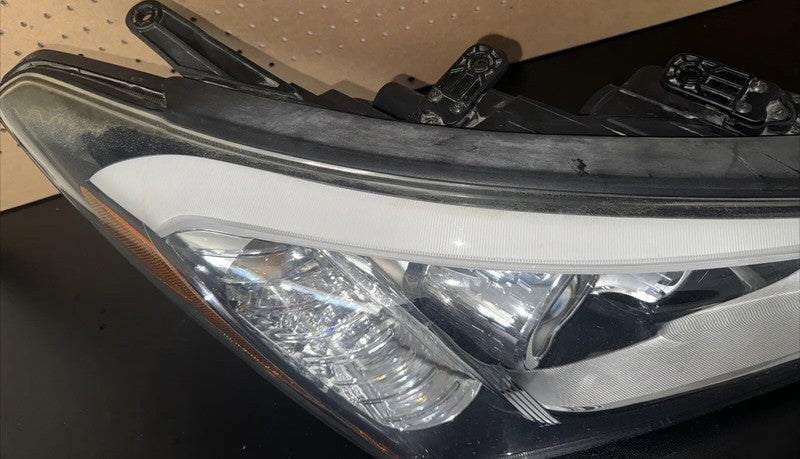 2013-2016 Hyundai Santa Fe Front Left Headlight Halogen