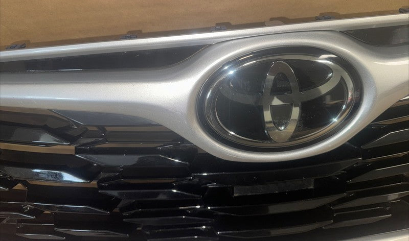 2020 Toyota Highlander Front Grille Without Emblem 53111-OE250/OE260 O