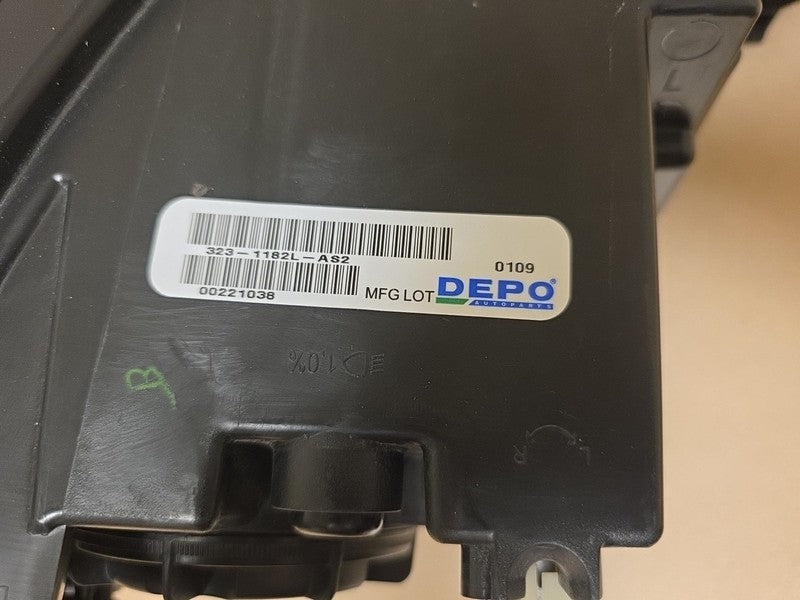 2023-2024 Kia Soul Left Headlight Halogen DEPO 92102-K05