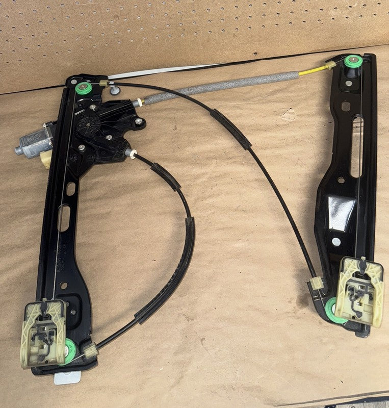 2013-2020 Ford Fusion SE Hybrid Front Left Window Regulator w/Motor OE