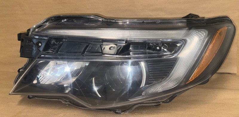 2016-19 Honda Pilot Ridgeline LH Headlight Halogen OEM
