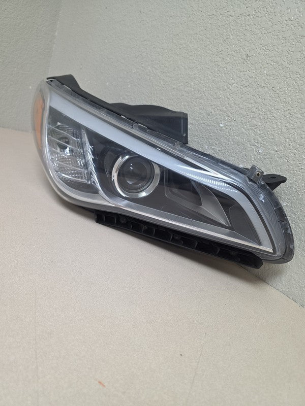 2015-2017 Hyundai Sonata Right Headlight OEM HID/XENON 92102-C2100