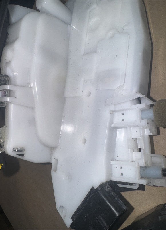 Nissan X-Trail T32 13-22 Rear Right Door Lock U6814110
