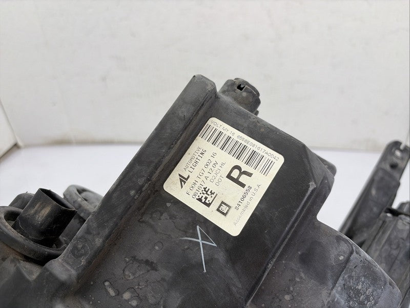2016-2019 Chevy Volt Right Headlight OEM LED 84106558