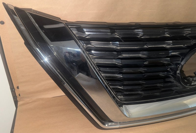 2021-2023 Nissan Rogue Front Bumper Grille OEM 62310-6RR0A