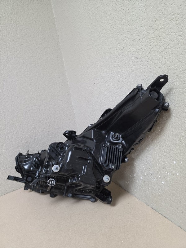 2020-2022 Toyota Highlander Right Headlight Black Trim OEM 10000-8A0ED