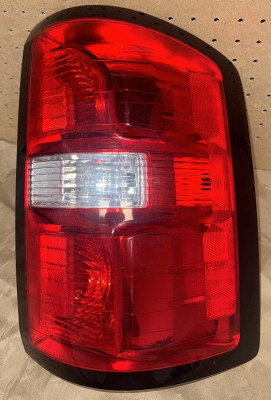 2016-19 GMC Sierra 1500 Right Tail Light Lamp Halogen OEM 23295941